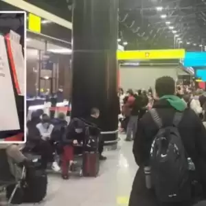 乌克兰无人机袭空域  莫斯科航班延误中国旅客滞机场逾10小时
