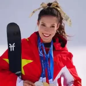 贝森特批代表中国如同出卖美国  谷爱凌：我赢了才变政治出气袋