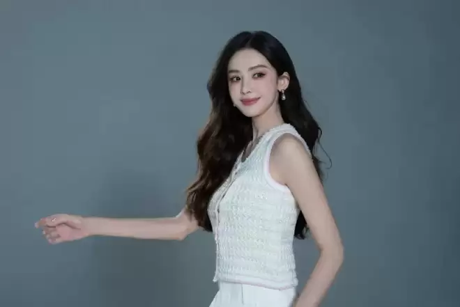 红毯封神的娜扎，为何作品始终配不上颜值？