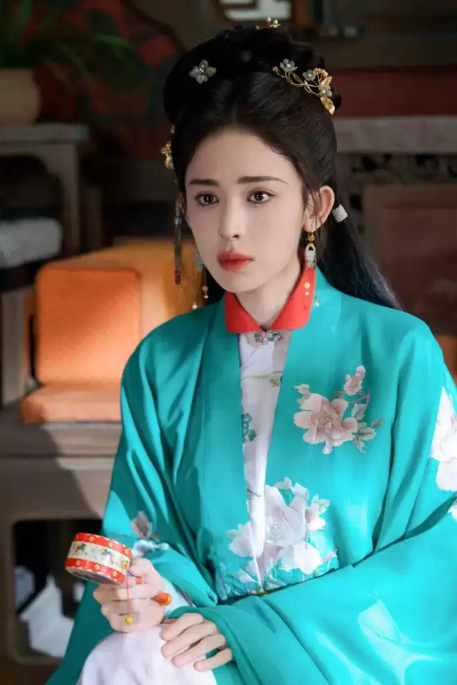 红毯封神的娜扎，为何作品始终配不上颜值？