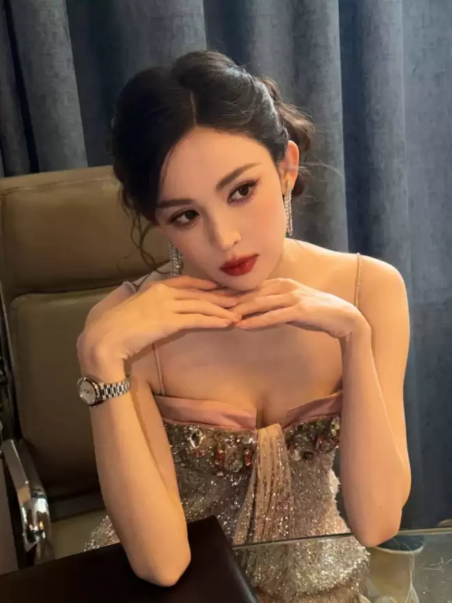 红毯封神的娜扎，为何作品始终配不上颜值？