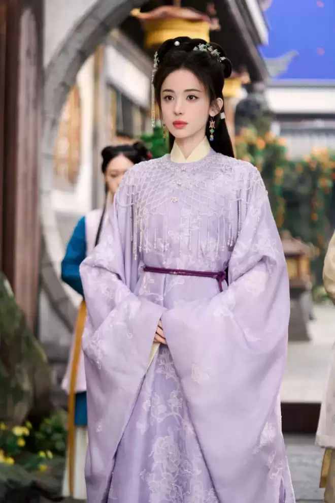 红毯封神的娜扎，为何作品始终配不上颜值？