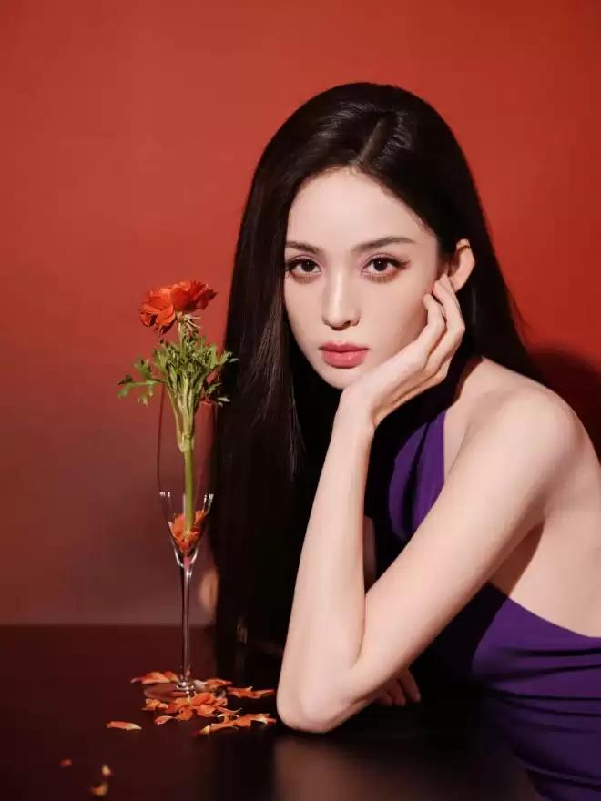 红毯封神的娜扎，为何作品始终配不上颜值？