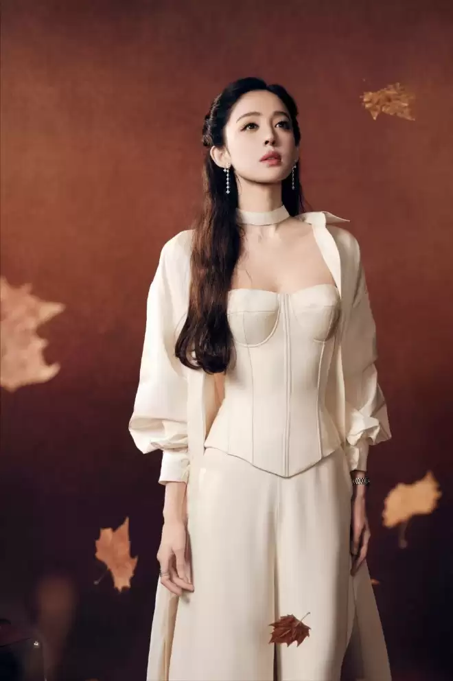 红毯封神的娜扎，为何作品始终配不上颜值？