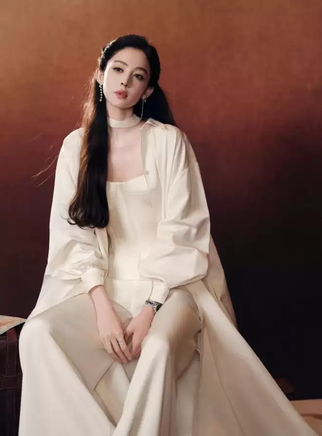 红毯封神的娜扎，为何作品始终配不上颜值？