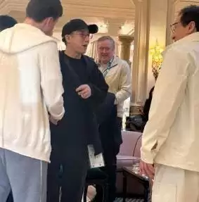 成龙认错 窒息式教育“逼走房祖名”父子米兰罕同框