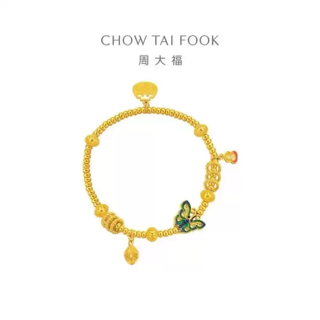 一条手链涨24000元！老铺黄金部分门店被抢空，只剩下柜台和柜姐