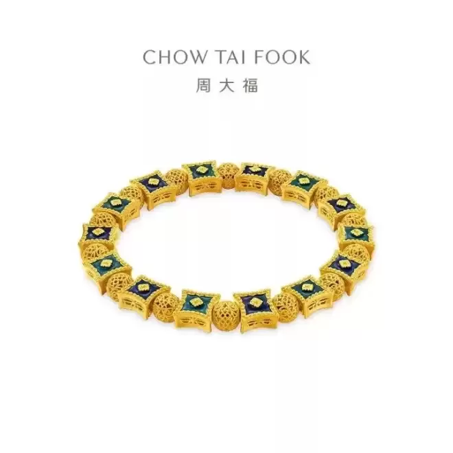 一条手链涨24000元！老铺黄金部分门店被抢空，只剩下柜台和柜姐