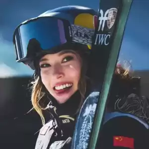 好友称谷爱凌曾遭跟踪狂当街袭击：她躲开后大喊离我远点
