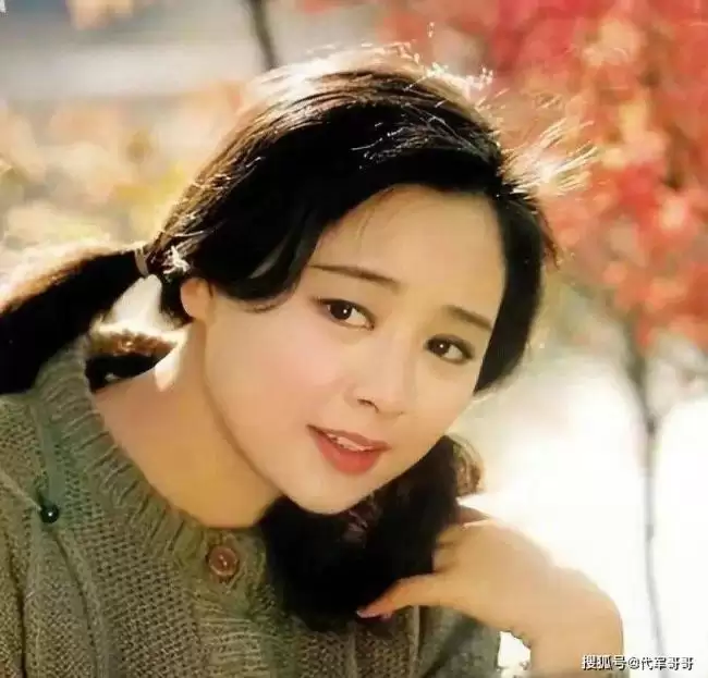 当红时离婚移居美国，68岁张瑜现身令人唏嘘
