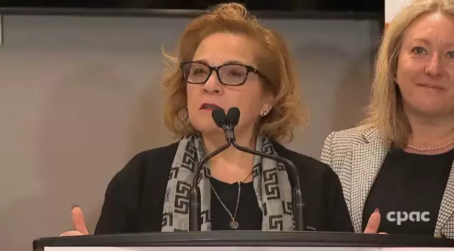 卡尼没选对人! 加拿大移民部长"划水", 几乎消失! 同事纷纷汗颜!