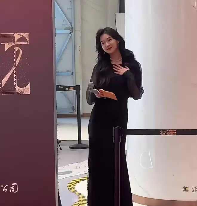 黄晓明学精了！新女友怕被扒清空所有账号，跟叶珂是离婚不是分手