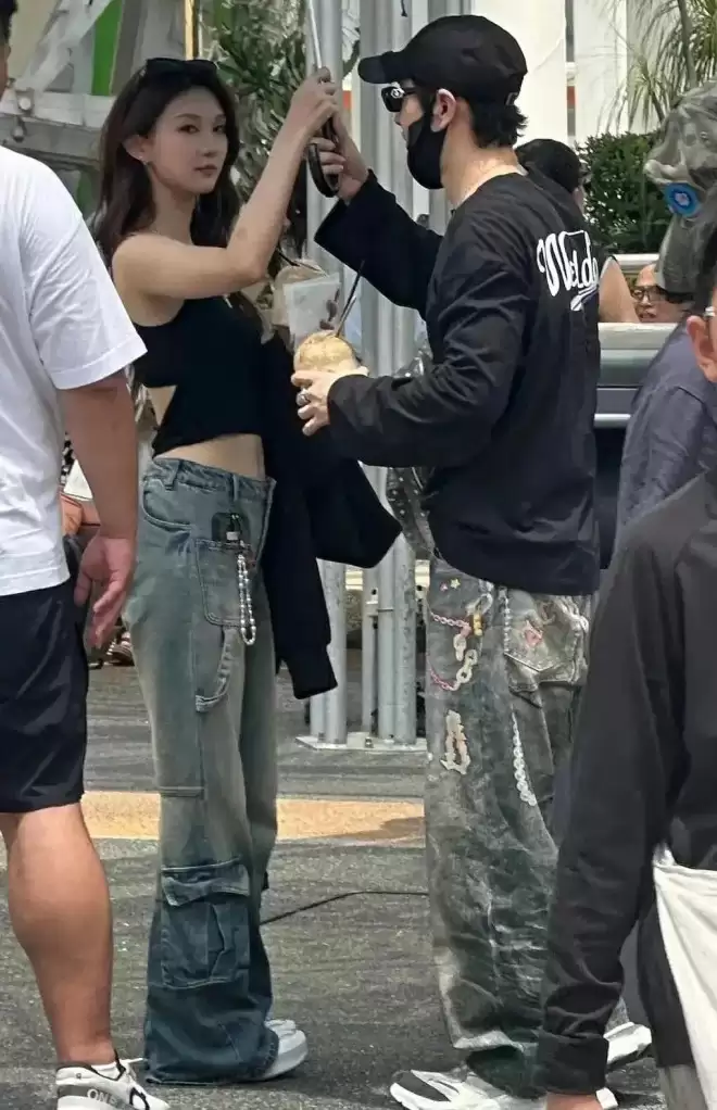 黄晓明学精了！新女友怕被扒清空所有账号，跟叶珂是离婚不是分手
