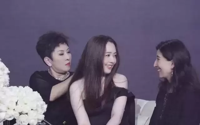 她嫁豪门6年只住娘家 为何获公婆百亿遗产管理权