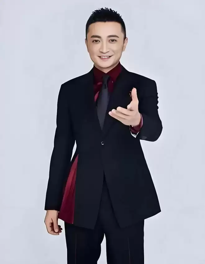 央视主持人小尼:降生是父母的无奈，他用爱....