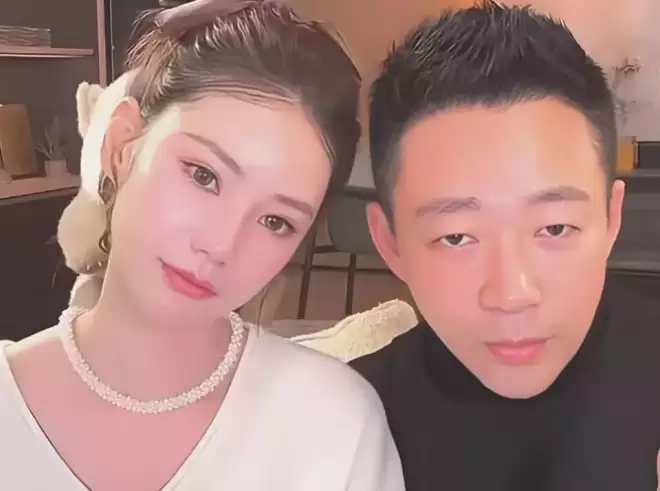 大S去世满一年，徐汪两家境遇已截然不同