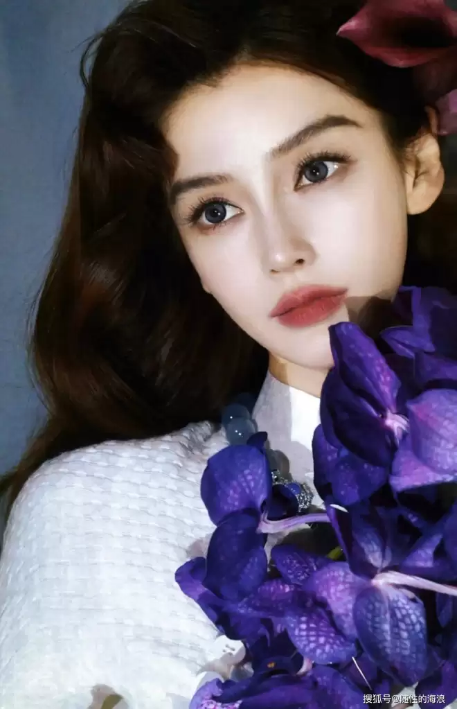 Angelababy生日写真大片，解锁紫罗兰中式美人，旗袍配紫瞳美出新高度