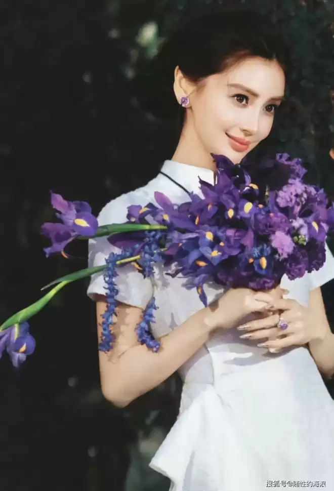 Angelababy生日写真大片，解锁紫罗兰中式美人，旗袍配紫瞳美出新高度