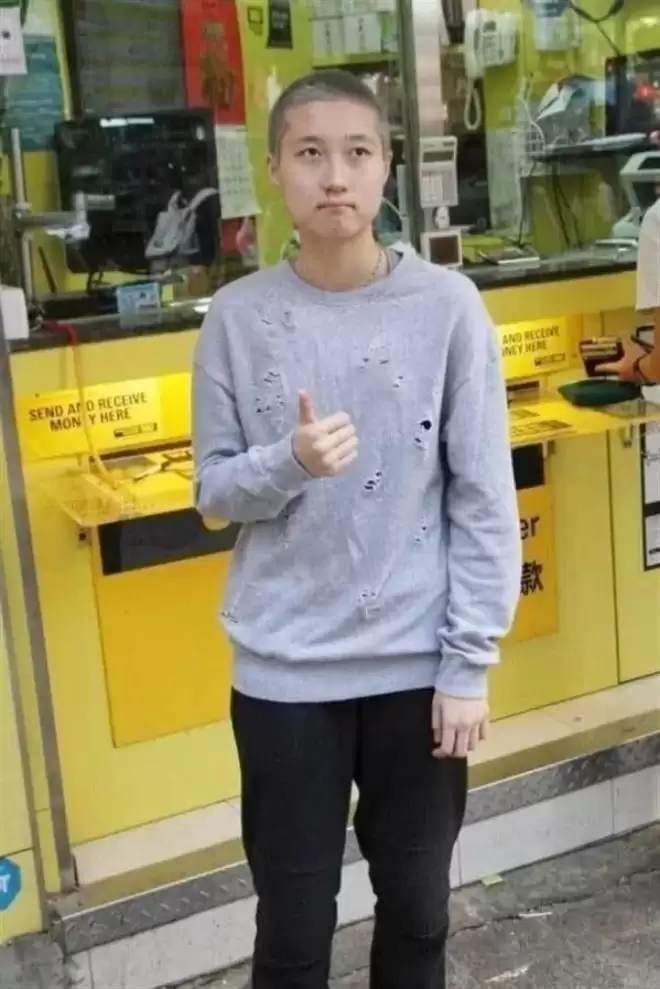 成龙女儿吴卓林：我的同性太太，也抛弃了我