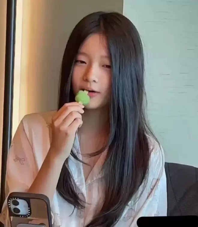 大S两个孩子去医院探望后妈马筱梅照片曝光
