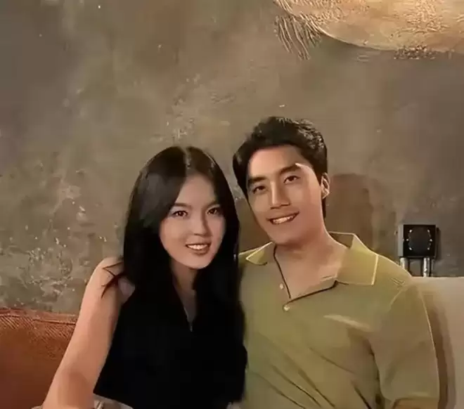 李咏也没想到,自己离世8年后,23岁的女儿就走上一条不归路