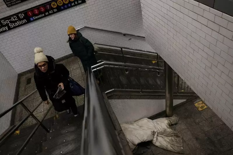 纽约频传名牌外套抢劫案 为何抢匪盯上这品牌？