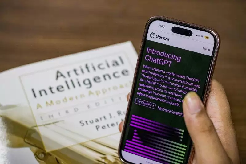 忧AI取代 华人积极开拓副业 成“生存保命符”