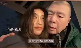 冯小刚夫妇现身洛杉矶 开特斯拉当司机 逛华人超市…