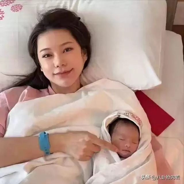 马筱梅没出月子就紧急直播！谈生孩子过程