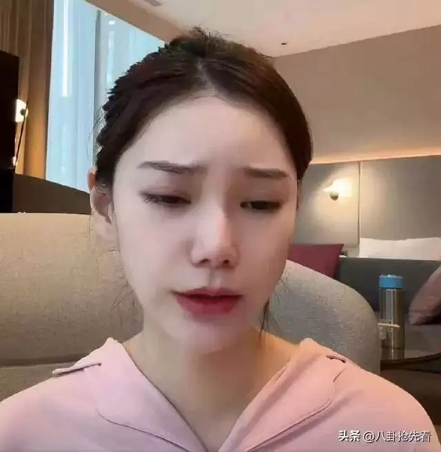 马筱梅没出月子就紧急直播！谈生孩子过程