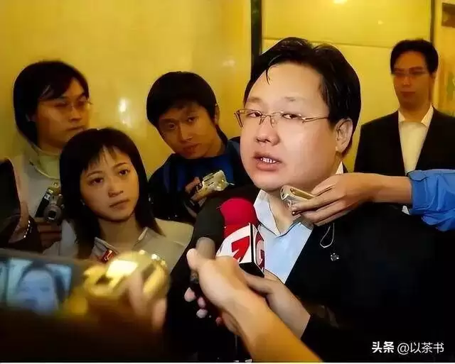 继承富豪丈夫130亿遗产，将女儿养成名媛
