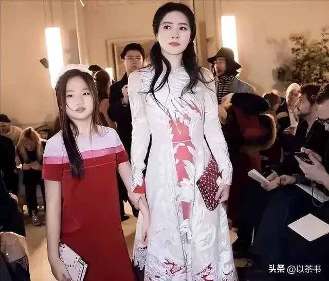 继承富豪丈夫130亿遗产，将女儿养成名媛
