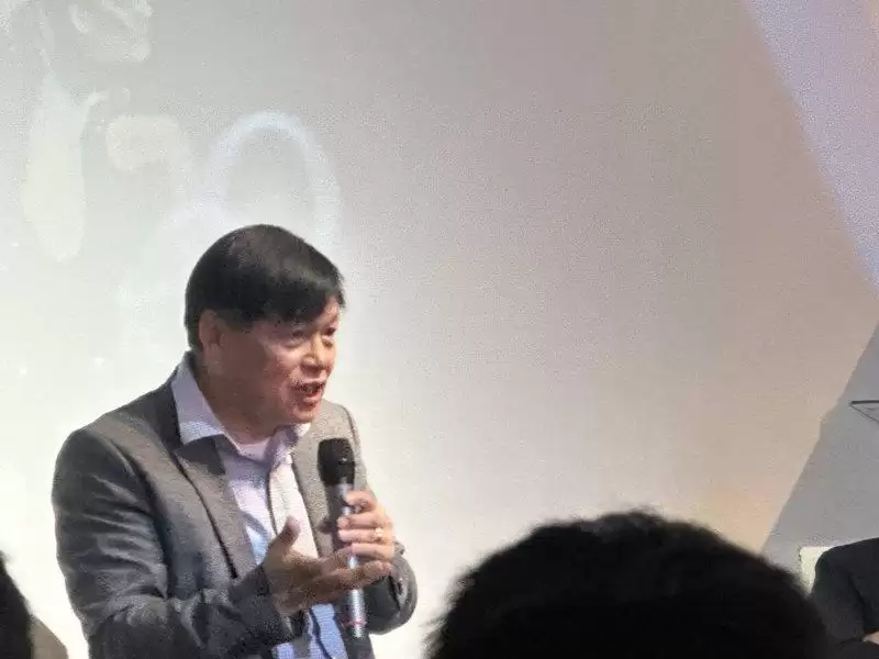 刘俊：刘美贤有三个妈 仍无法欣赏她的发色与唇环