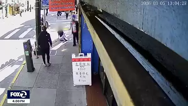 监控画面曝光：华人等红灯时遭人刺伤，危及生命