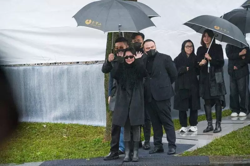 小S夫许雅钧搭讪大S粉丝还传出殡照证明身分 私密对话曝光