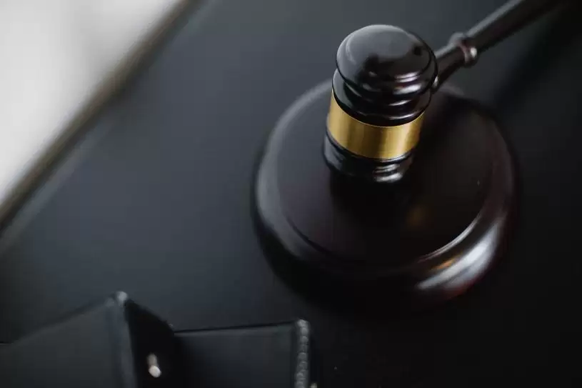 ‎华裔夫妇迟到被拒上课兴讼索偿&nbsp; 时间点至为关键官判事主胜诉