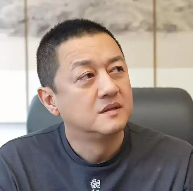 海哈金喜晒女儿庆生照，李亚鹏全家出镜....