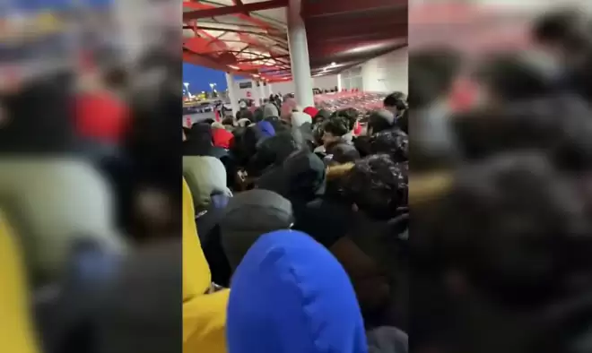 大多伦多Costco一早挤爆! 上百人排队疯抢, 都想靠它发财!