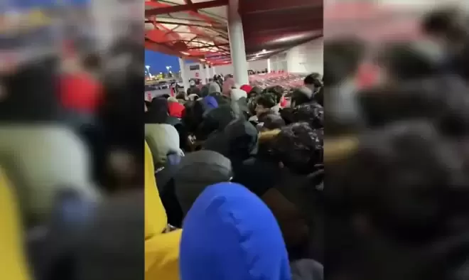 大多伦多Costco一早挤爆! 上百人排队疯抢, 都想靠它发财!