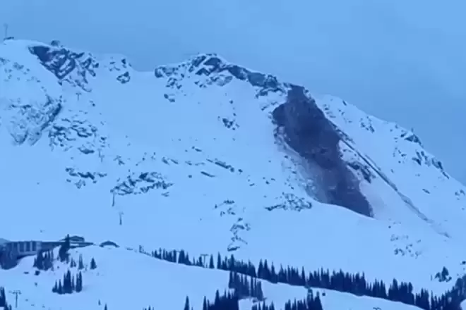 无限期关闭! 加拿大知名滑雪胜地突发滑坡, 雪山被撕开巨大"伤痕"
