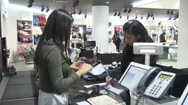 就业爆冷！加拿大2月失业率升至6.7%，年轻人和男性受冲击最大