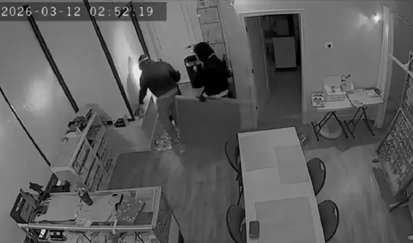 Pokémon卡店开业半年3遭爆窃   本拿比陈老板苦难眠