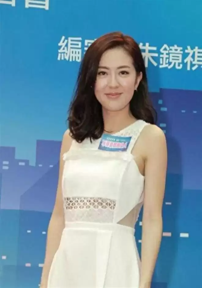 她至今不婚不育，43岁靠着卖面包住进香港豪宅