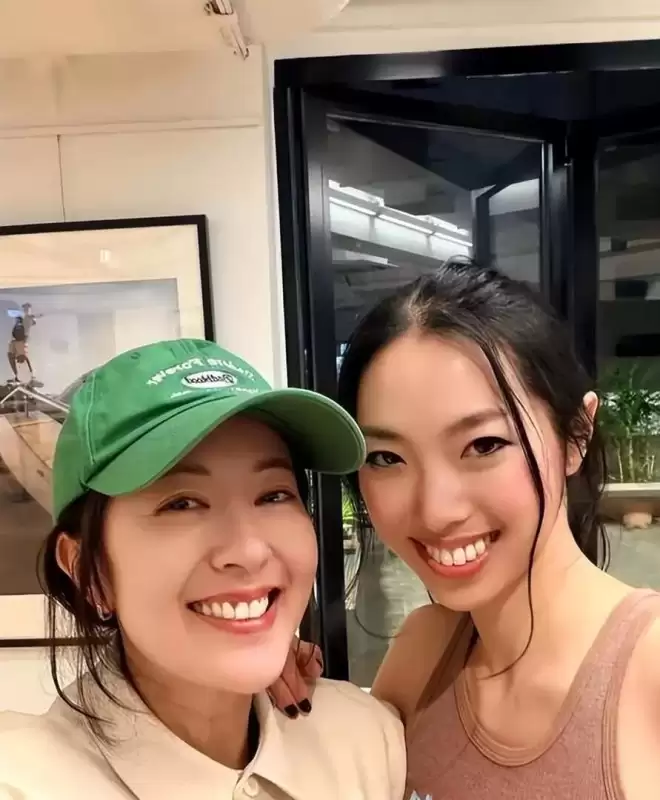 她至今不婚不育，43岁靠着卖面包住进香港豪宅