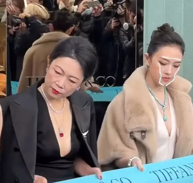 章子怡最新生图发福了，传为新戏增肥20斤