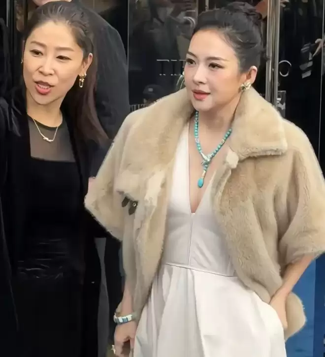 章子怡最新生图发福了，传为新戏增肥20斤