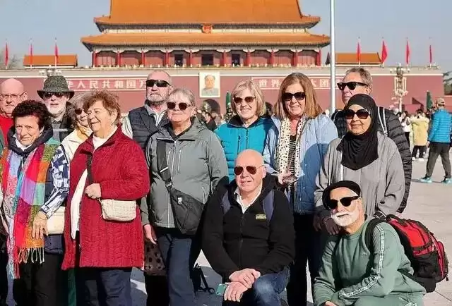 加拿大游客：在中国生活 每天像在看科幻片