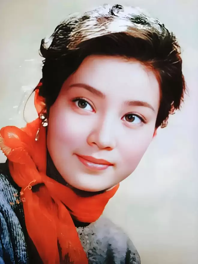 72岁潘虹：在上海住复式楼 至今不会做饭...