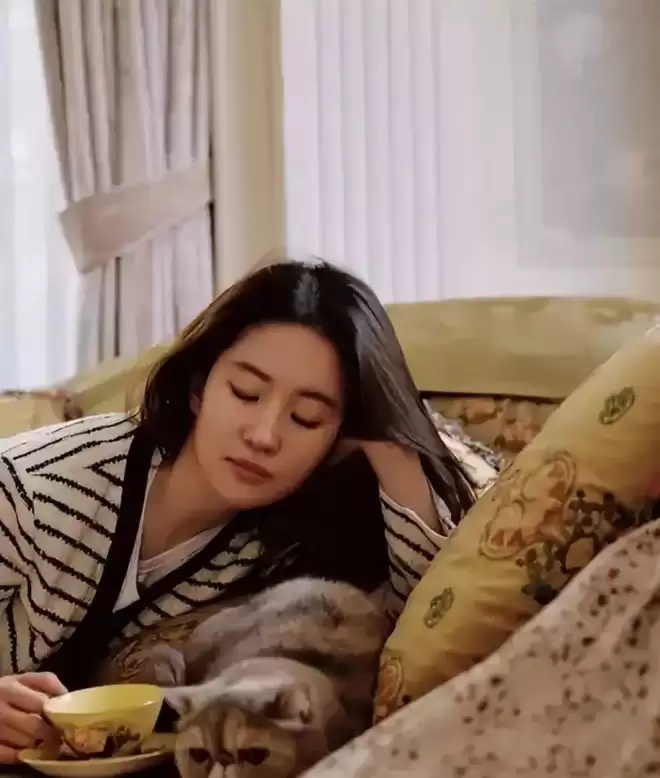 瞒不住了!刘亦菲当前感情状况曝光,蹲守半年的狗仔说出大实话