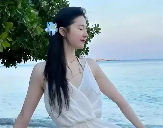 瞒不住了!刘亦菲当前感情状况曝光,蹲守半年的狗仔说出大实话